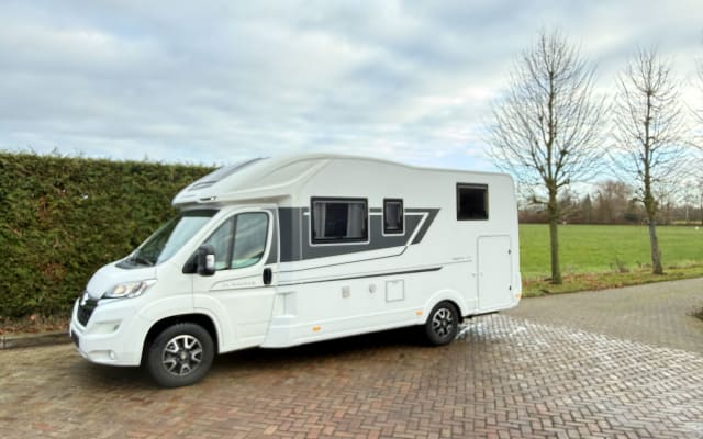 Boeking - Half-integraal camper - null - #16184
