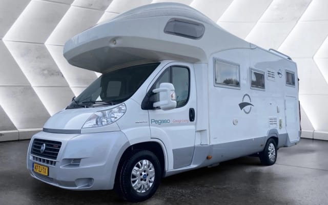 Boeking - Alkoof camper - null - #89743