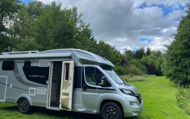 Rental - Low profile motorhome - null - #98000