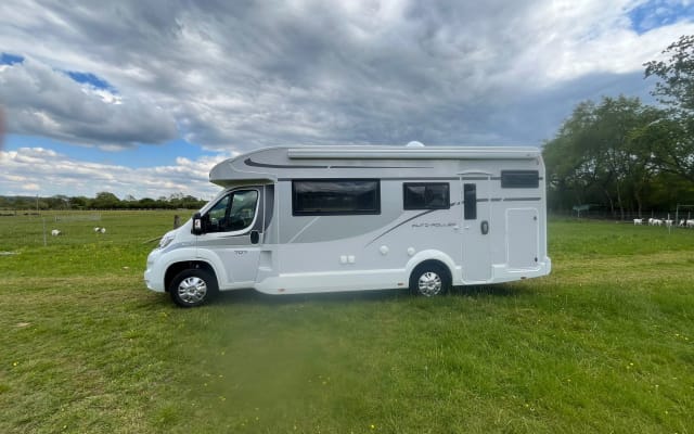 Rental - Low profile motorhome - null - #96469