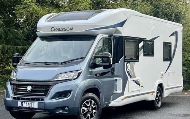 Rental - Low profile motorhome - null - #92473
