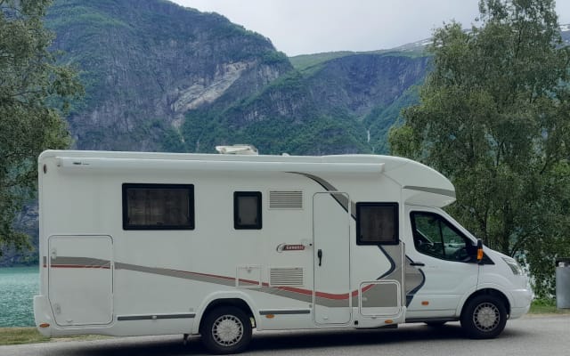 Boeking - Half-integraal camper - null - #2700