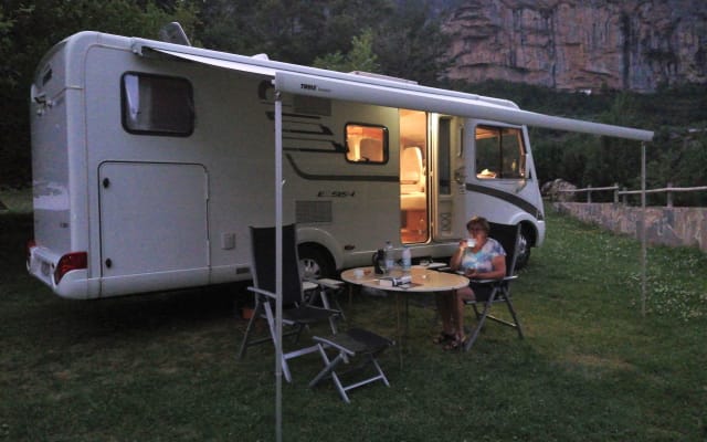 Location - Camping-car Intégral - null - #10887