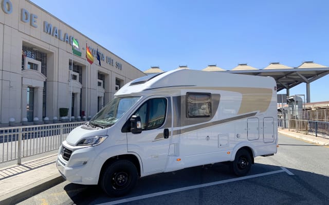 Alquiler - Autocaravana Perfilada - null - #7188