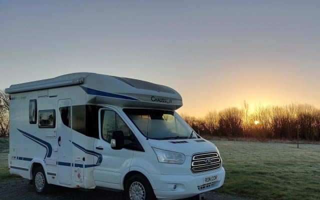 Rental - Low profile motorhome - null - #30593