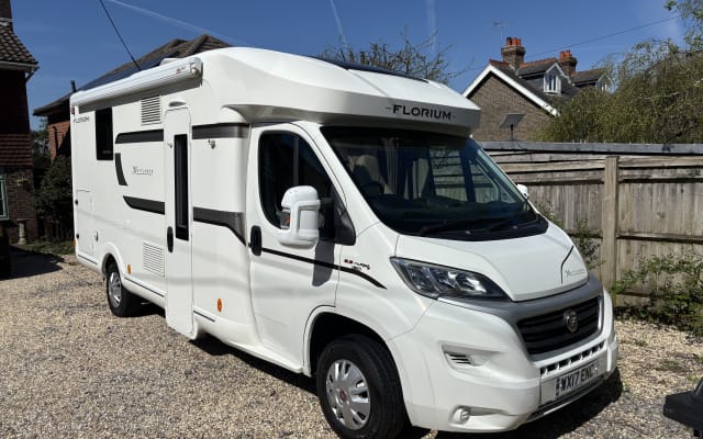 Rental - Low profile motorhome - null - #96737