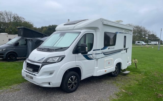 Rental - Low profile motorhome - null - #92723