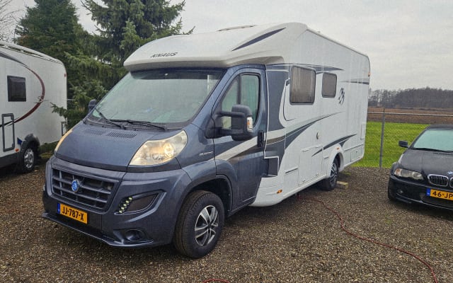 Vermietung - Teilintegriertes Wohnmobil - null - #93213