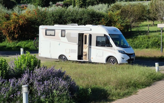 Location - Camping-car Intégral - null - #93948