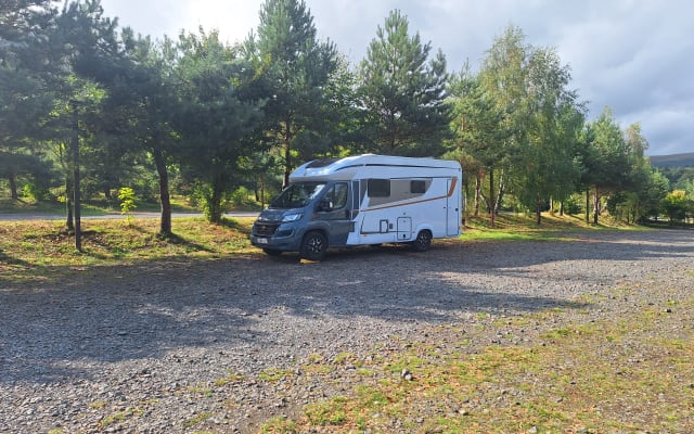 Rental - Low profile motorhome - null - #93128