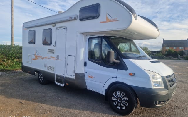 Rental - Low profile motorhome - null - #95372
