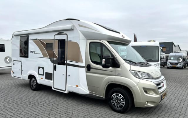 Boeking - Half-integraal camper - null - #96454
