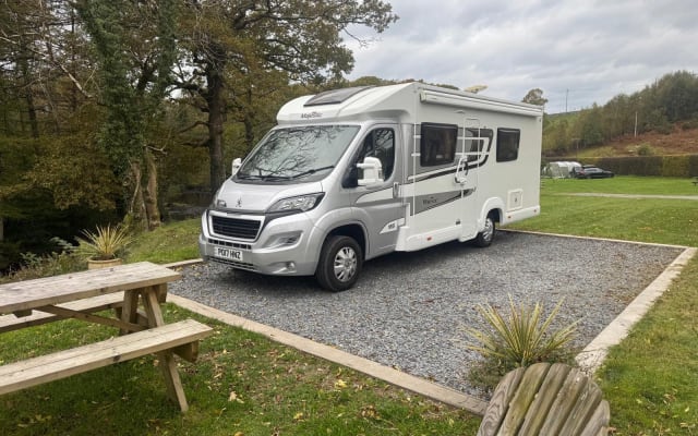 Rental - Low profile motorhome - null - #92777