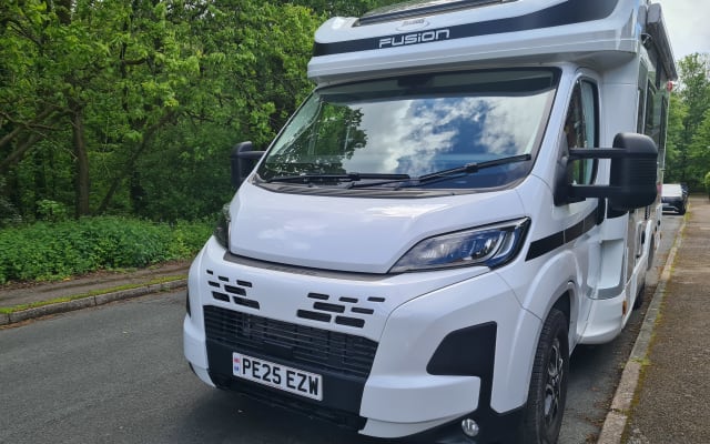 Rental - Low profile motorhome - null - #96084