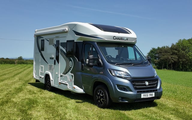 Rental - Low profile motorhome - null - #95682