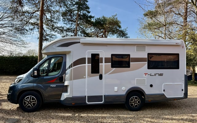Rental - Low profile motorhome - null - #87880