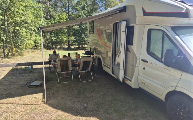 Rental - Low profile motorhome - null - #96491