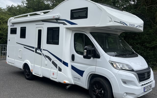 Rental - Coachbuilt motorhome - null - #90076