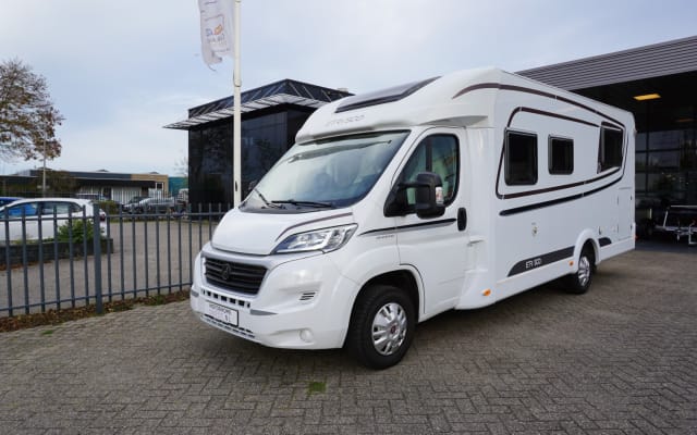 Boeking - Half-integraal camper - null - #44861