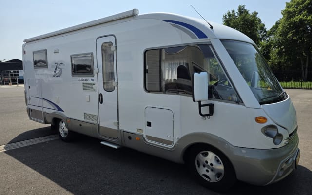 Location - Camping-car Intégral - null - #96779