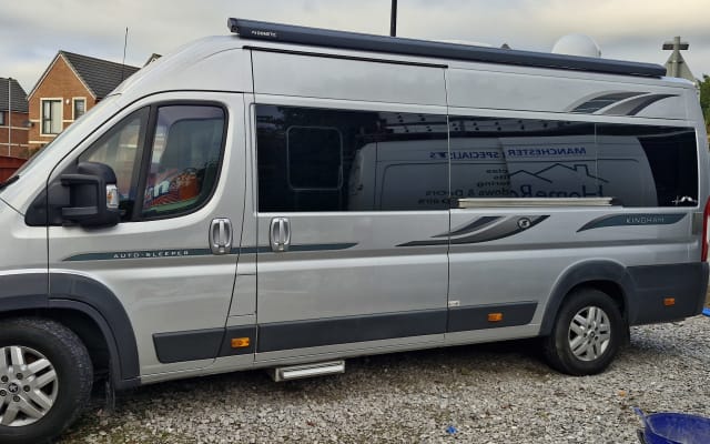 Rental - Low profile motorhome - null - #84166