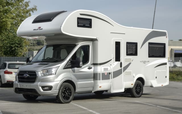 Rental - Coachbuilt motorhome - null - #90202