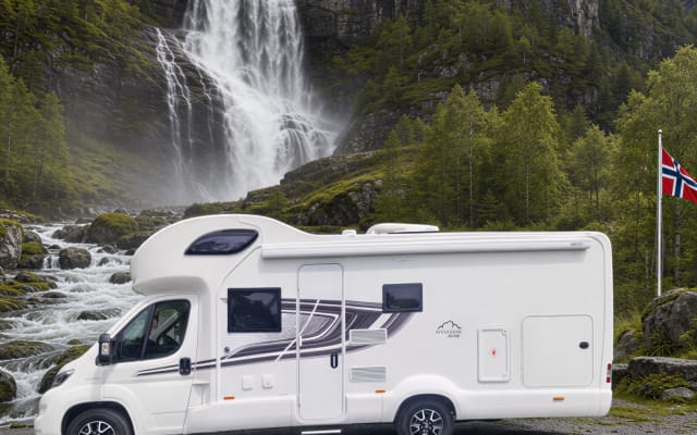 Rental - Coachbuilt motorhome - null - #97317
