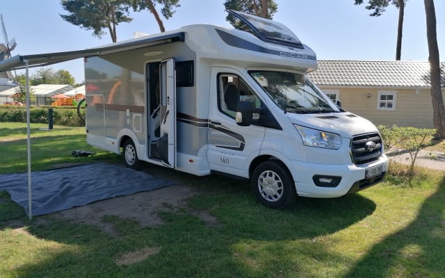 Vermietung - Teilintegriertes Wohnmobil - null - #85557