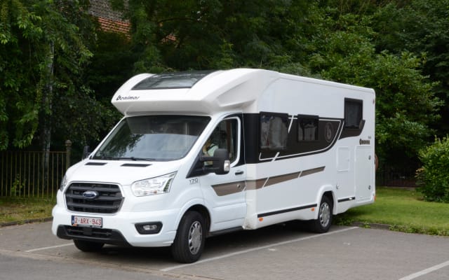 Rental - Low profile motorhome - null - #21432