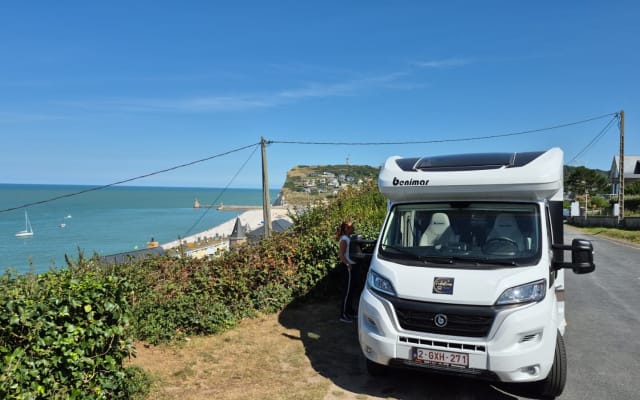 Rental - Low profile motorhome - null - #89120