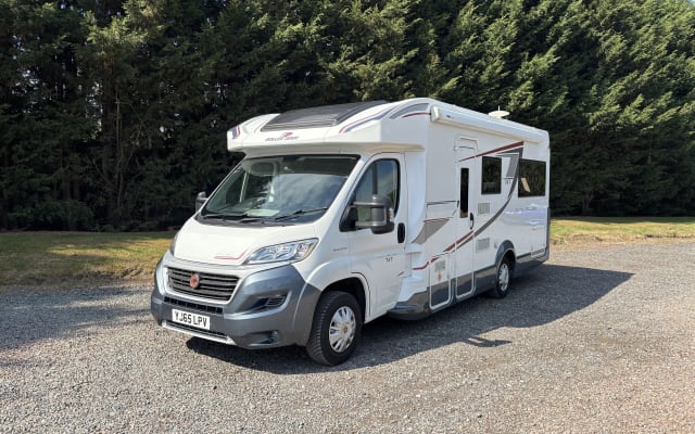 Rental - Low profile motorhome - null - #87613