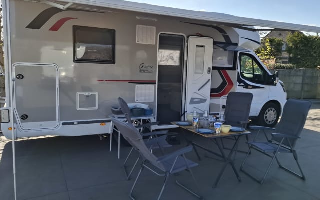 Location - Camping-car Profilé - null - #85241