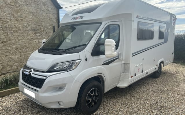 Rental - Low profile motorhome - null - #17005
