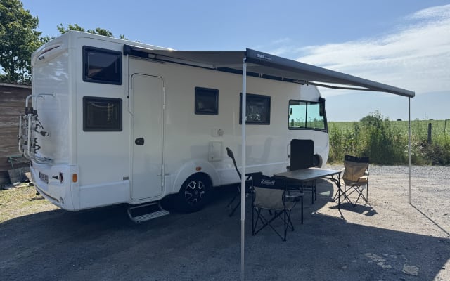 Location - Camping-car Intégral - null - #97218