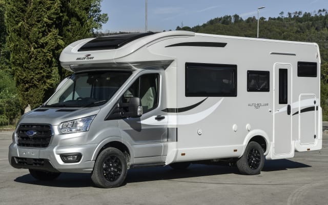 Rental - Low profile motorhome - null - #29441