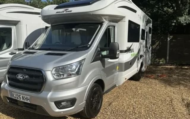 Hire - Low profile motorhome - null - #91041