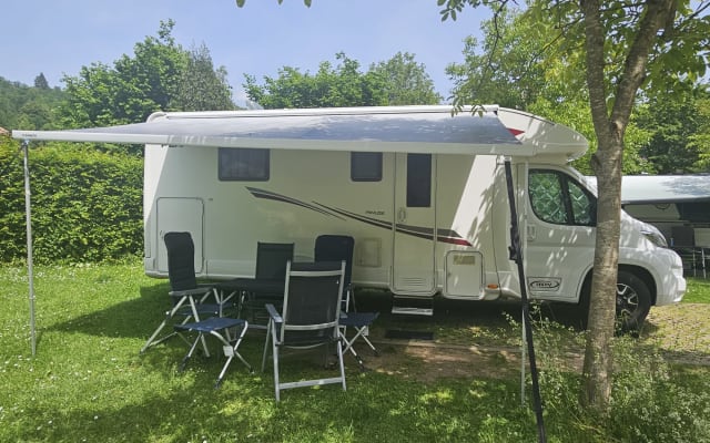 Rental - Low profile motorhome - null - #98156