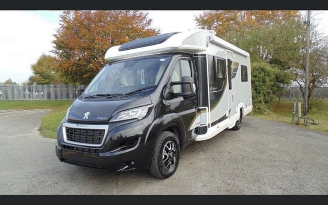 Location - Camping-car Intégral - null - #36762