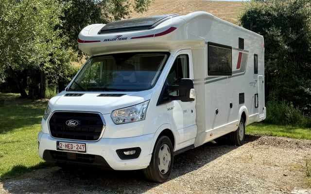 Rental - Low profile motorhome - null - #91262