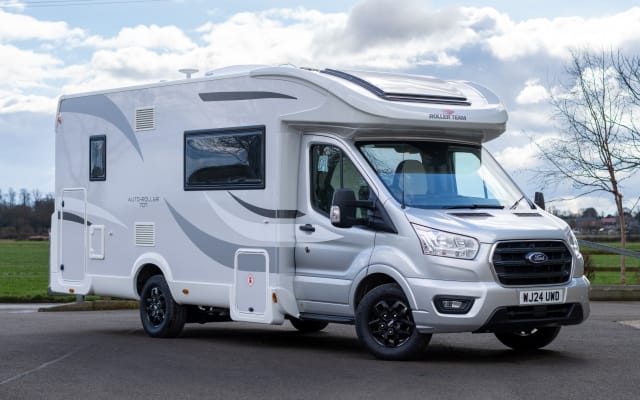 Rental - Low profile motorhome - null - #87728