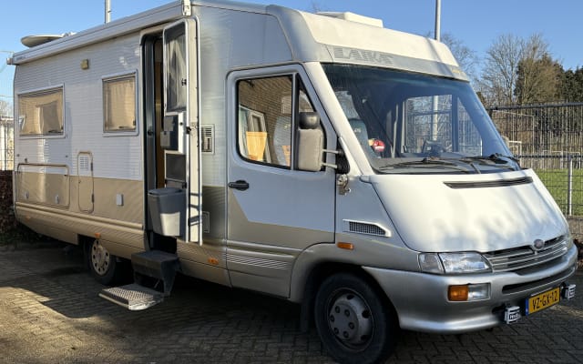 Location - Camping-car Intégral - null - #93313