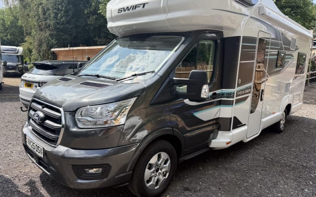 Rental - Coachbuilt motorhome - null - #89703