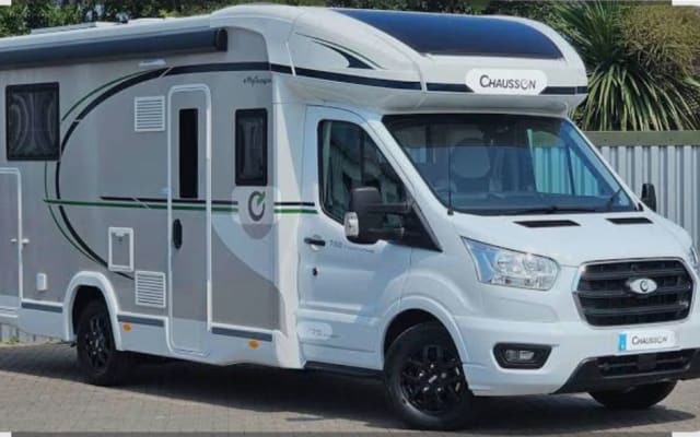 Rental - Low profile motorhome - null - #90574