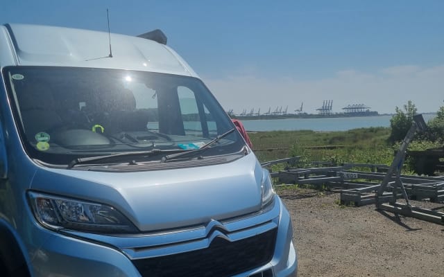 Rental - Low profile motorhome - null - #33945