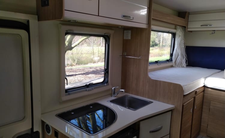 Merry Mary – Spacious Rimor 98p 2019 - Single beds - Pull-down bed - Air conditioning - Lots of sunlight