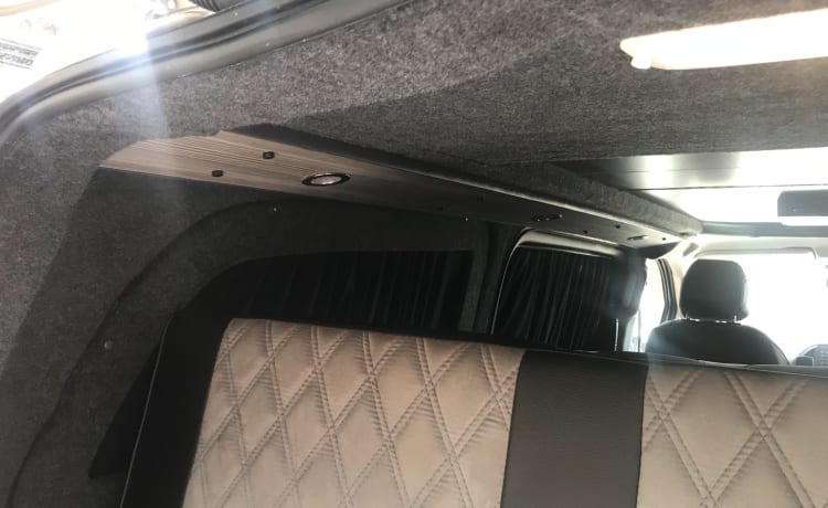 Oscar – Mercedes Vito Camper