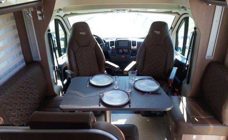 Burstner Fiat Ducato – Camper di lusso con molti comfort, super completo