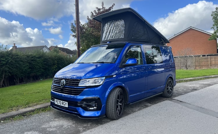 Bluey – 4 berth Volkswagen campervan from 2020