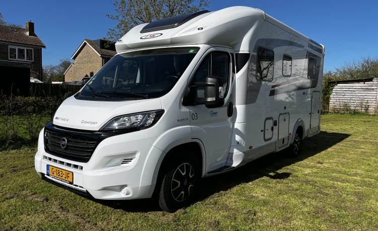 3 LMC T692G – Camper (2020) Half integrale automaat voor 2 personen 