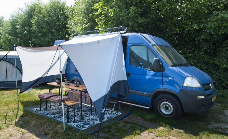 BLUEY – A super nice spacious two person camper